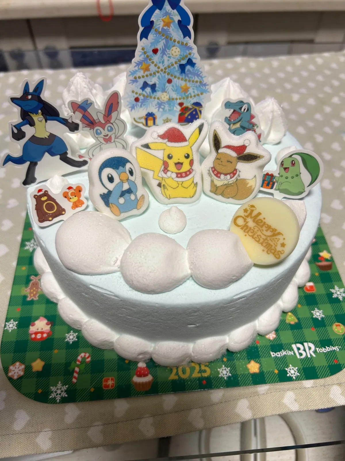 サーティワンポケモンのアイスケーキの別角度