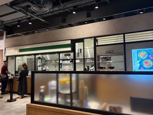 withgreen 有楽町イトシア店の蒸し鶏とりんごのサラダをレビュー！野菜好きにはたまらない逸品