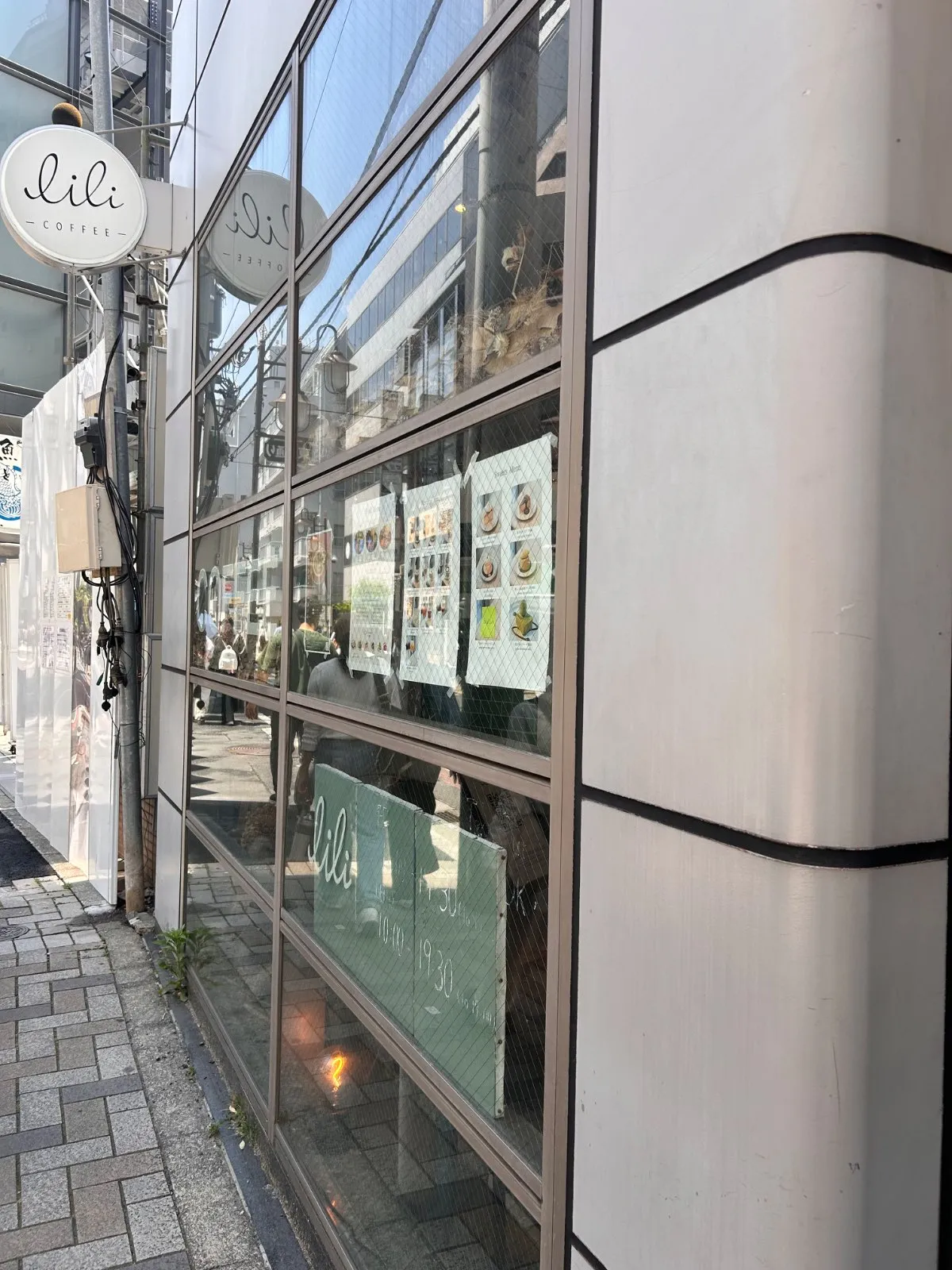 池袋のカフェ lili の外観