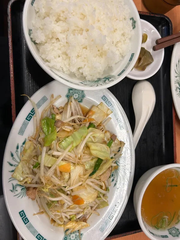 日高屋で中華風の夜ご飯を堪能！餃子と定食の魅力に迫る